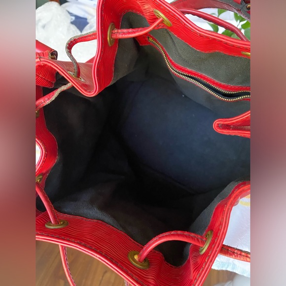 LOUIS VUITTON Epi Noe GM  Shoulder Bag Leather Castilian Red Authenticated - Picture 8 of 15